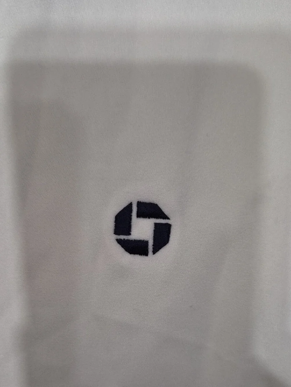 Lands' End Cream Short-Sleeve Blouse with Chase Logo Sz 6